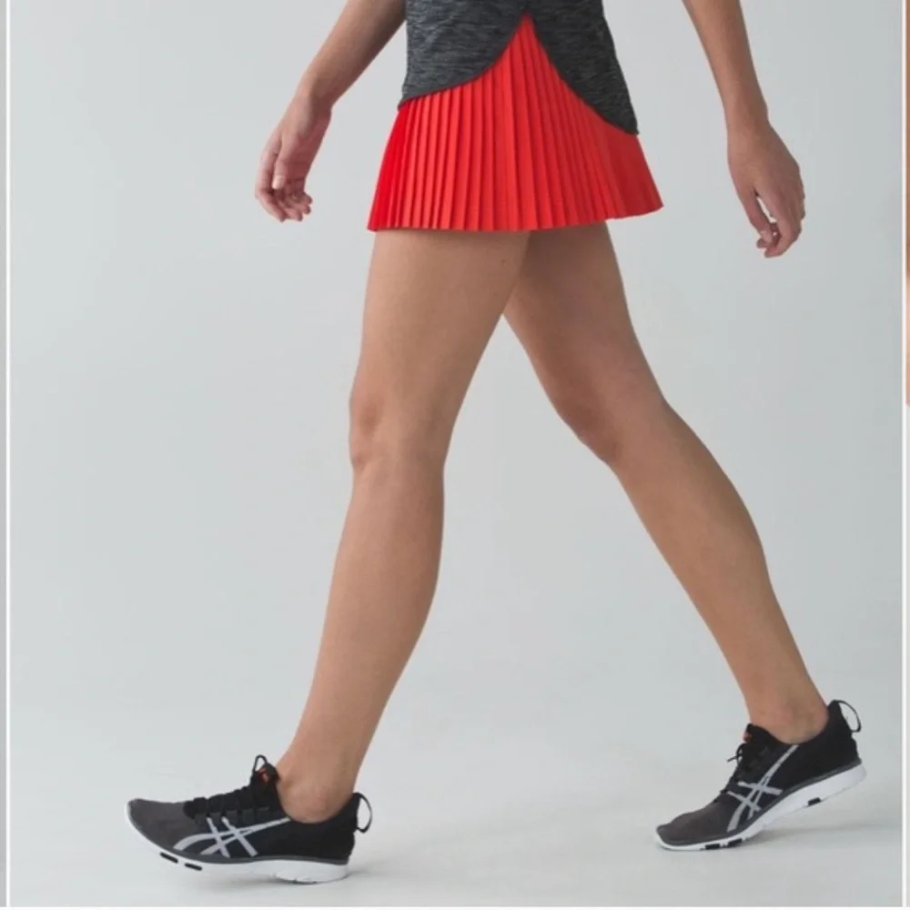 Lululemon street to pleat ll alarming 6 - Picture 3 of 8